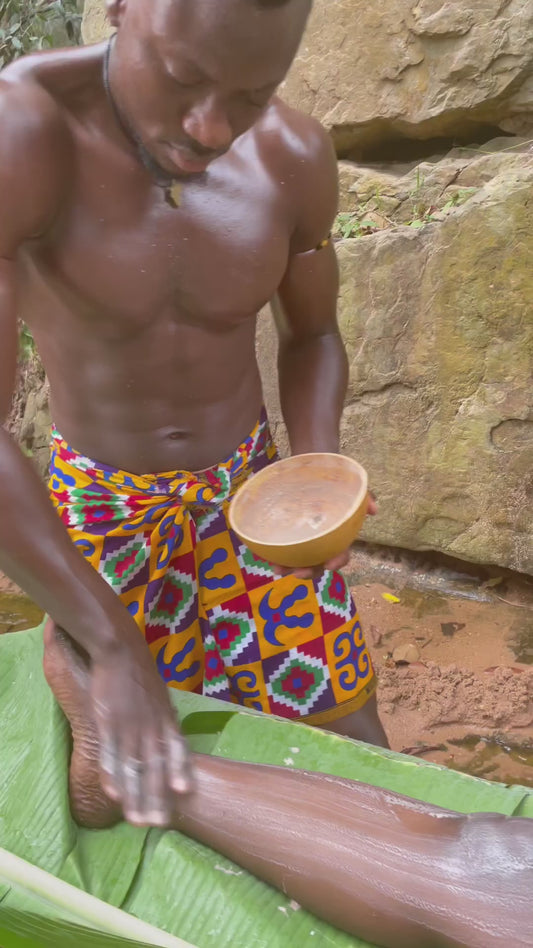 Banana Leaf Body Wrap w/ Detoxifying Clay Body Mask